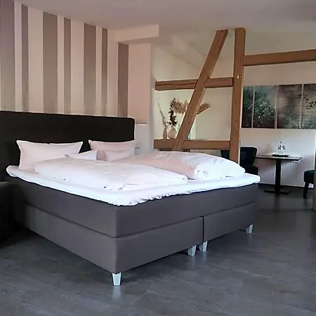 Hostel Luxus Rabe *